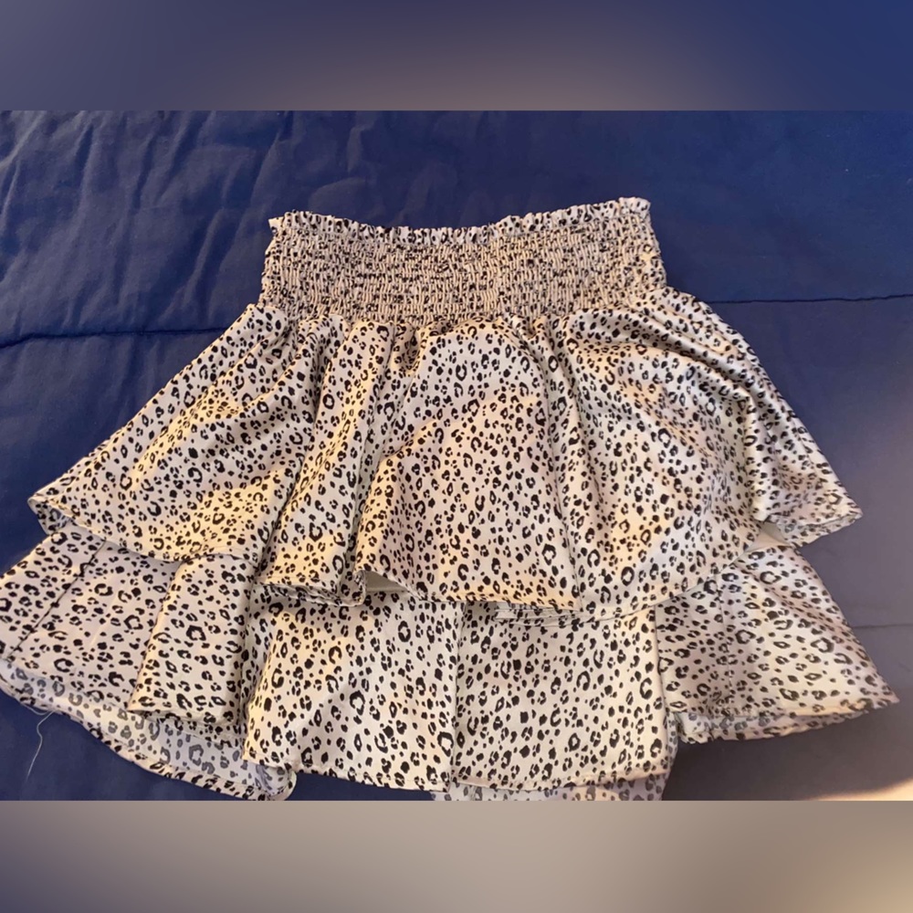Altered state cheetah print flowy skirt size M